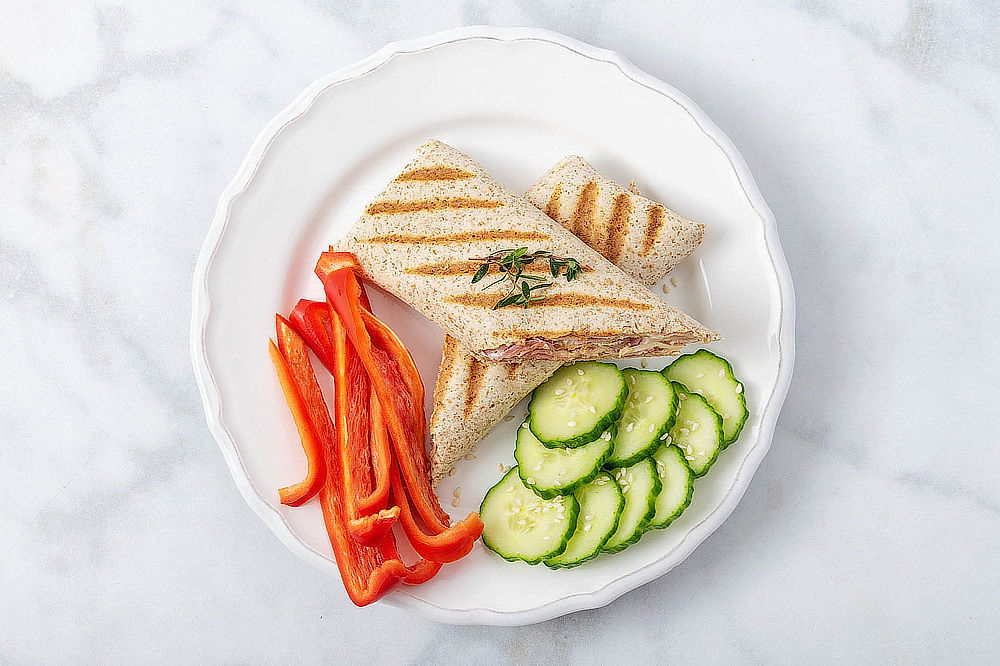 ilustrační obrázek: celozrnná svačina se zeleninou