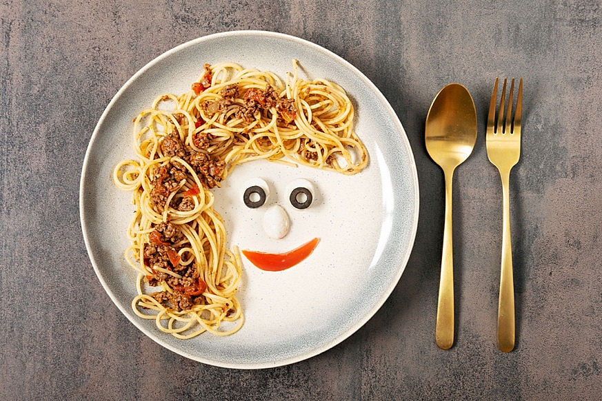 ilustrační obrázek: špagety se zeleninovou směsí a mletým hovězím masem