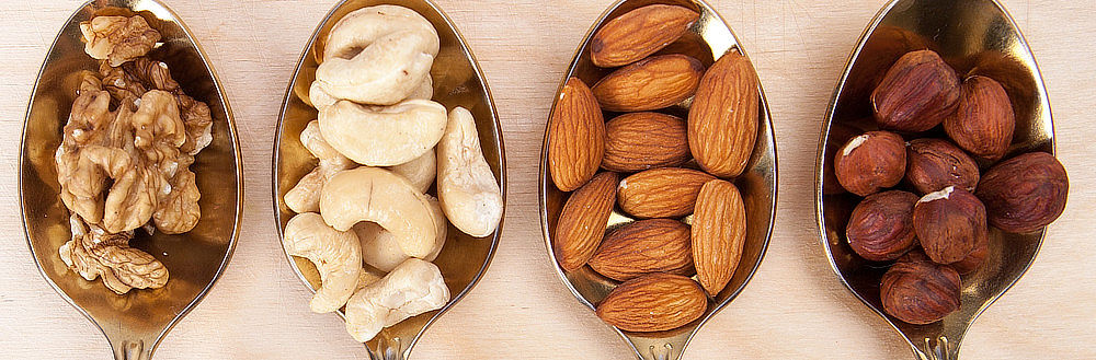Různé druhy ořechů